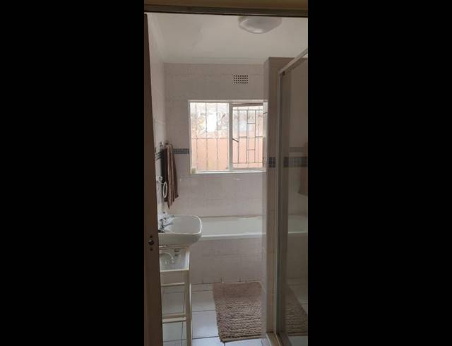 2 BEDROOM PROPERTY TO RENT IN TABLE VIEW